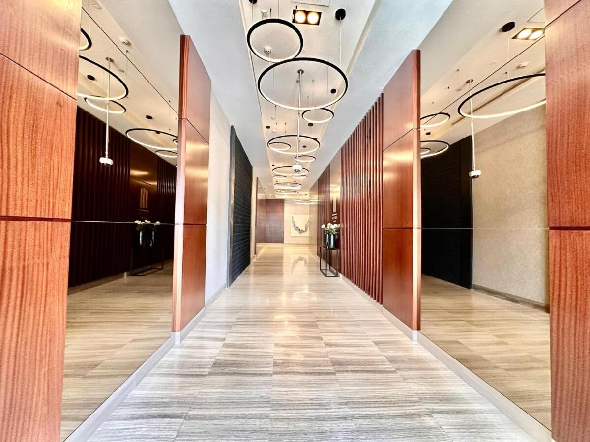 Modern 2br Skyline & Marina View Apartment *