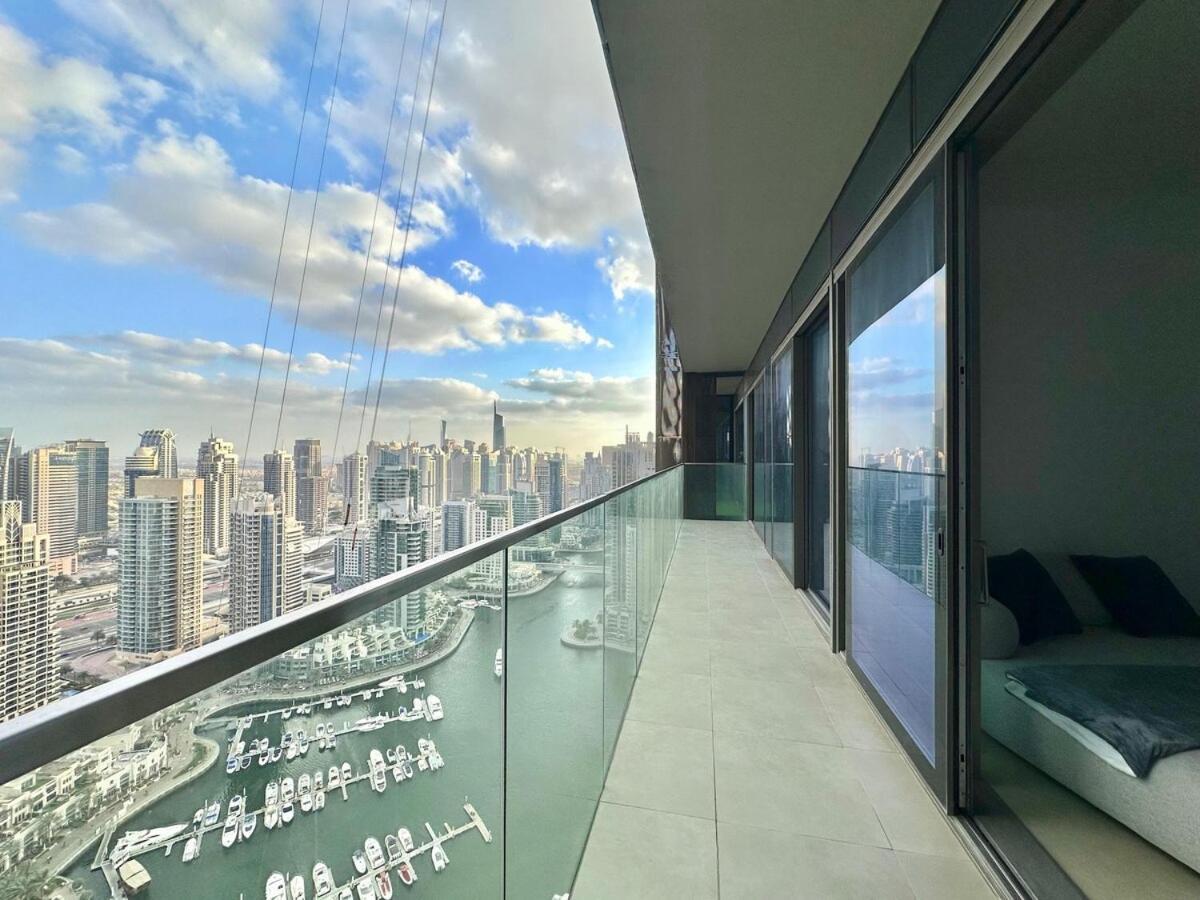 Modern 2br Skyline & Marina View *