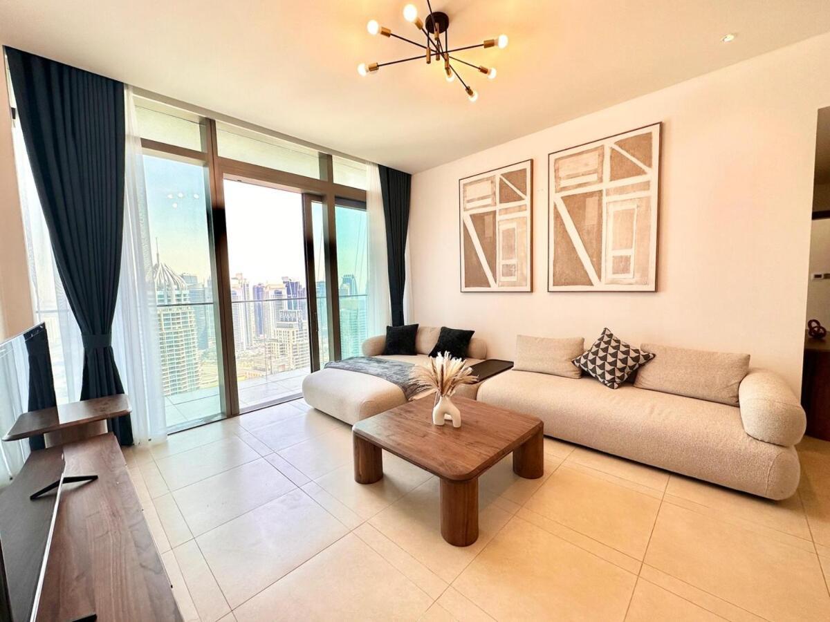 Modern 2br Skyline & Marina View Apartment Dubai