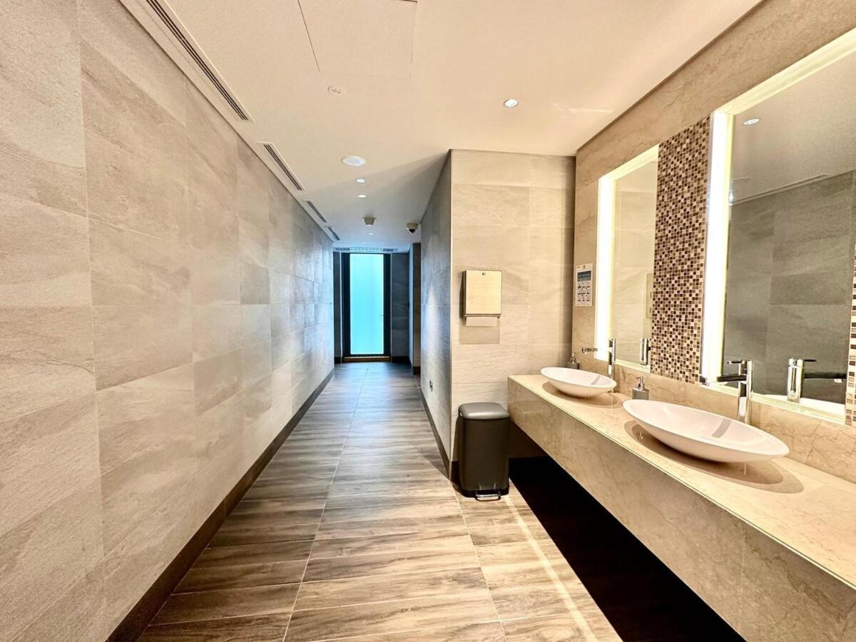 Modern 2br Skyline & Marina View