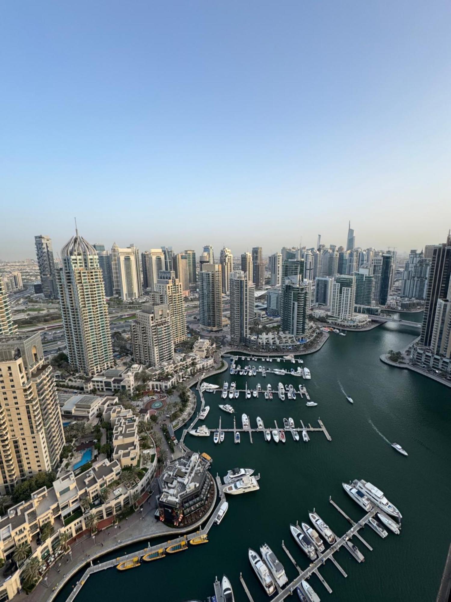 Modern 2br Skyline & Marina View *