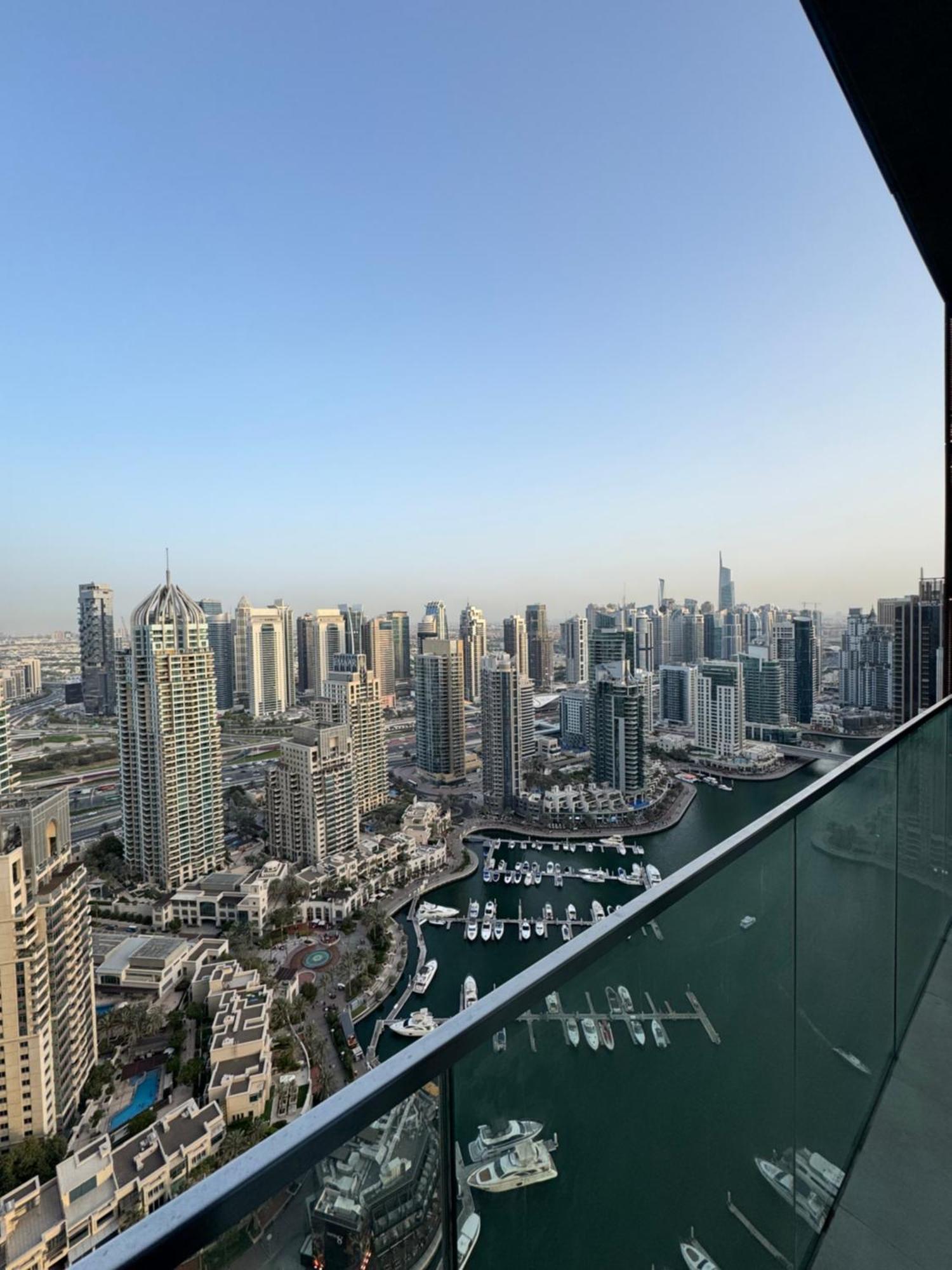 Modern 2br Skyline & Marina View Apartment *