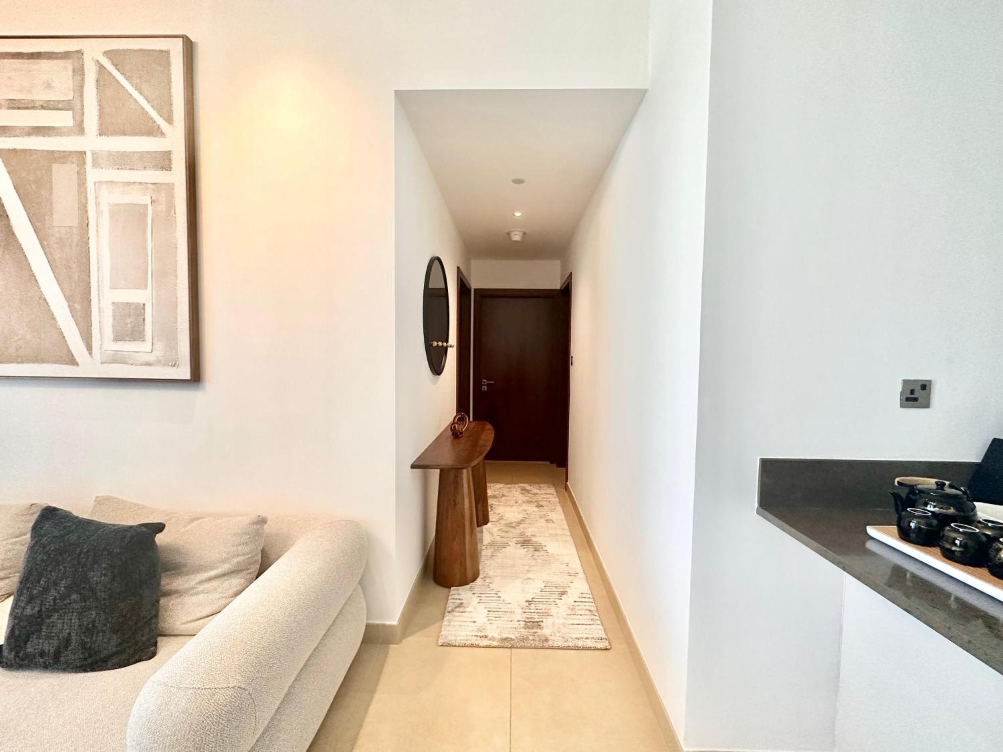 Modern 2br Skyline & Marina View Apartment Dubai