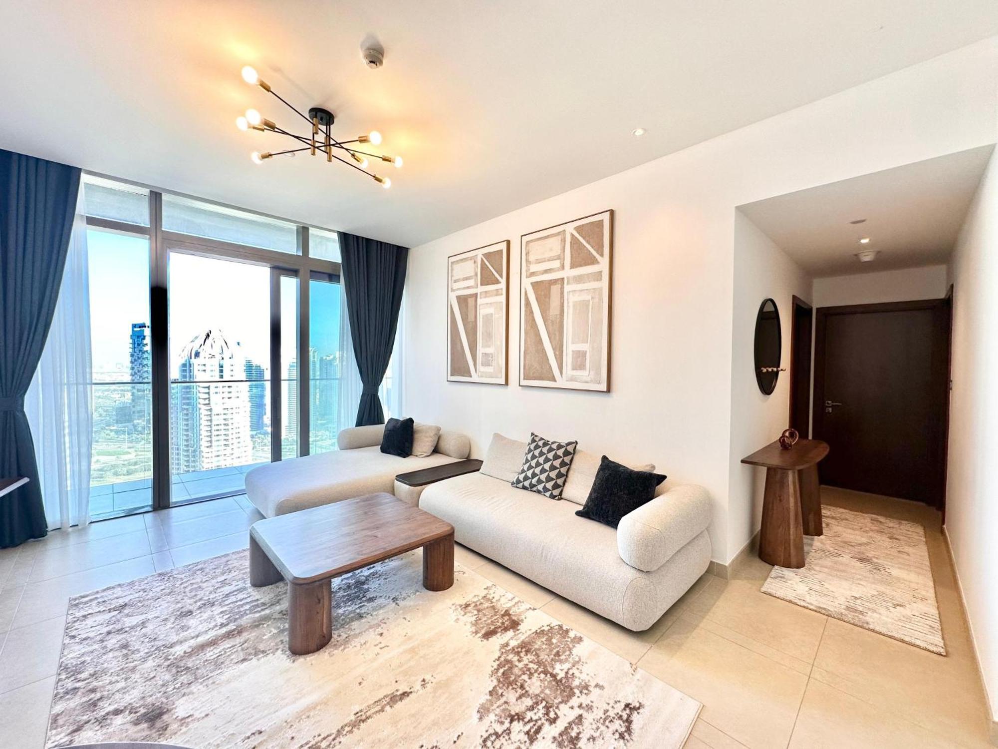 Modern 2br Skyline & Marina View Apartment